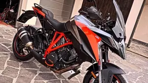 KTM 1290 Super Duke GT ABS (2016 - 18)  (2)