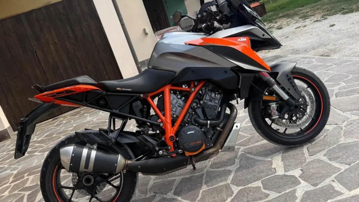 KTM 1290 Super Duke GT ABS (2016 - 18)  (4)