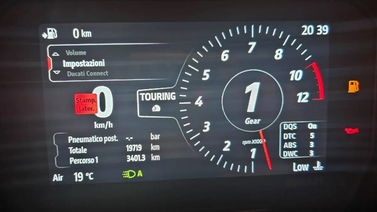 Ducati Panigale V4 S 1100 (2021)  (3)