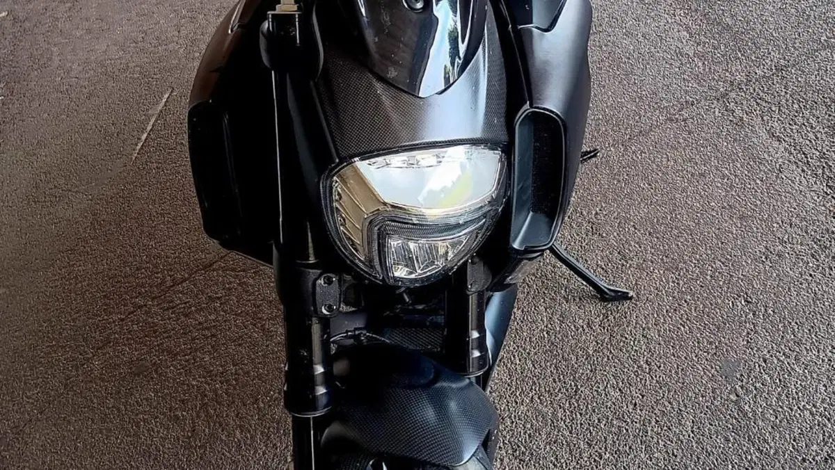 Ducati Diavel 1200 Dark (2012 - 13)  (5)