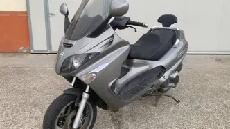 Piaggio Xevo 400 (2007 - 13) usata
