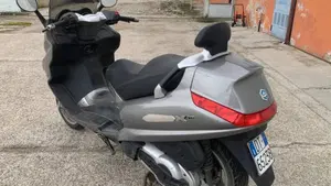 Piaggio Xevo 400 (2007 - 13)  (3)