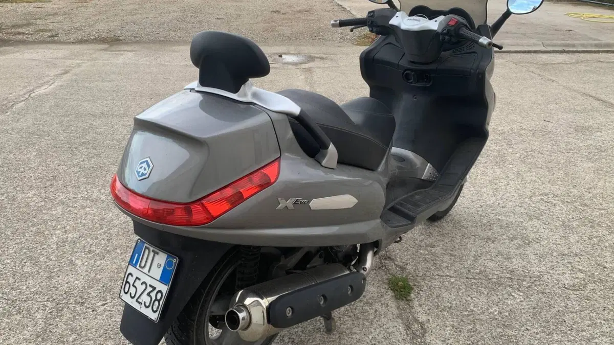 Piaggio Xevo 400 (2007 - 13)  (4)