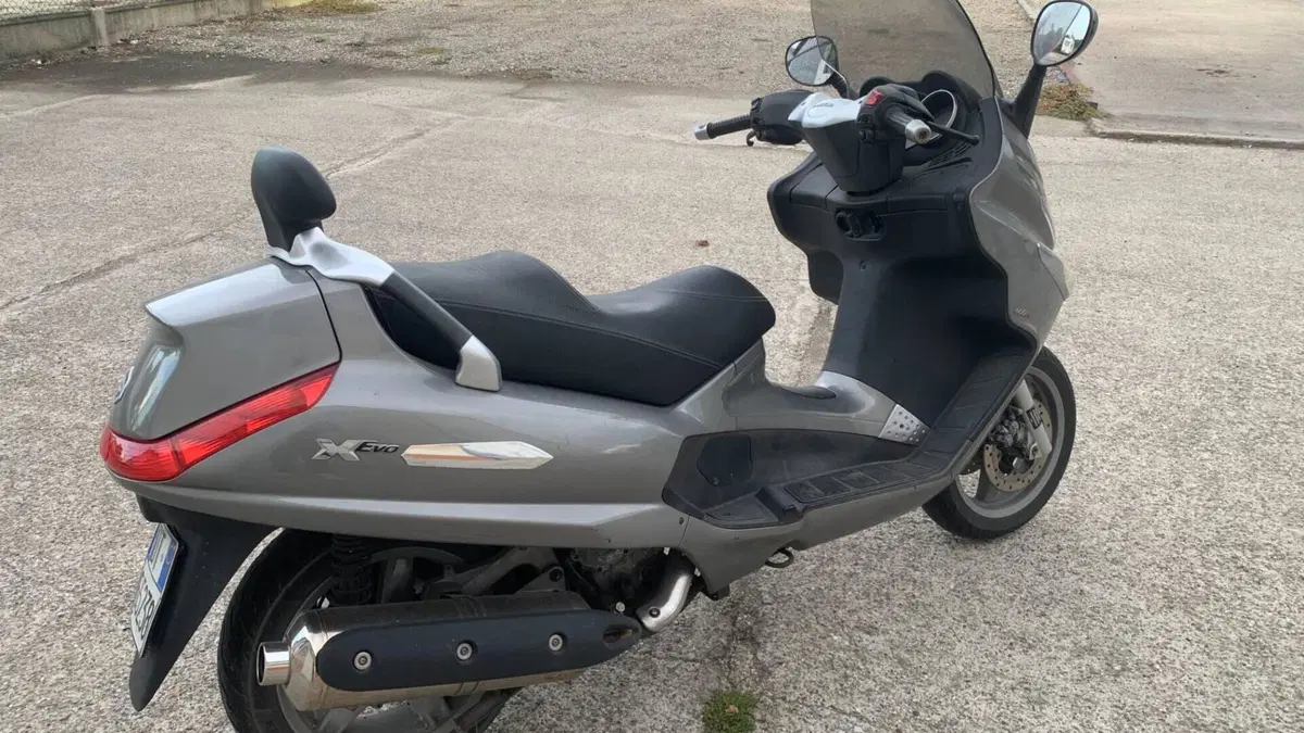 Piaggio Xevo 400 (2007 - 13)  (9)