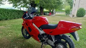 Honda VFR 800 (1998 - 01)  (6)
