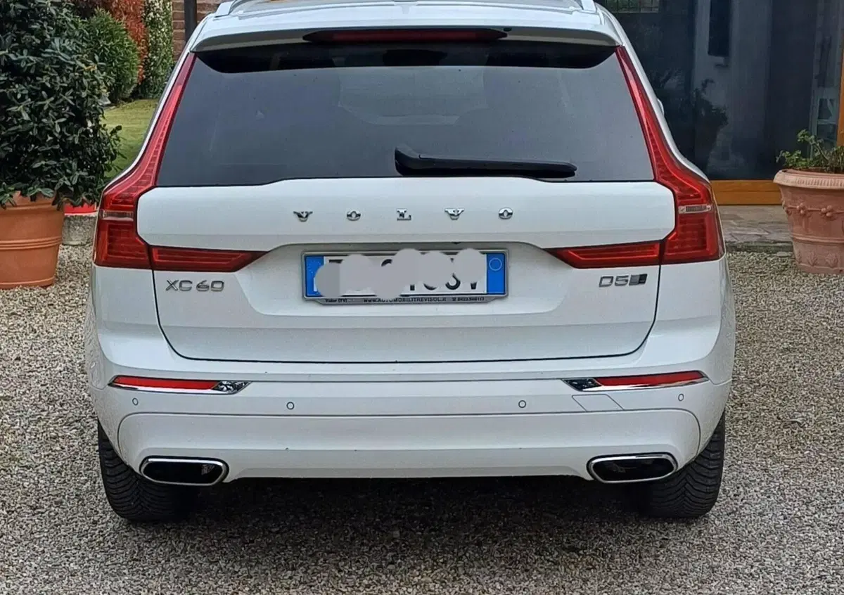 Volvo XC60 T8 Twin Engine AWD Geartronic Inscription (2)