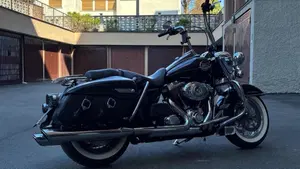 Harley-Davidson 1584 Road King Classic (2007 - 11) - FLHRCI  (4)