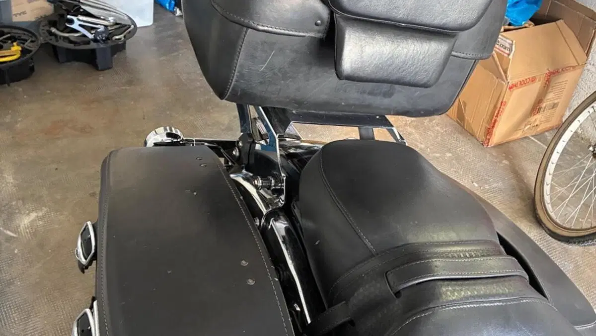 Harley-Davidson 1584 Road King Classic (2007 - 11) - FLHRCI  (15)