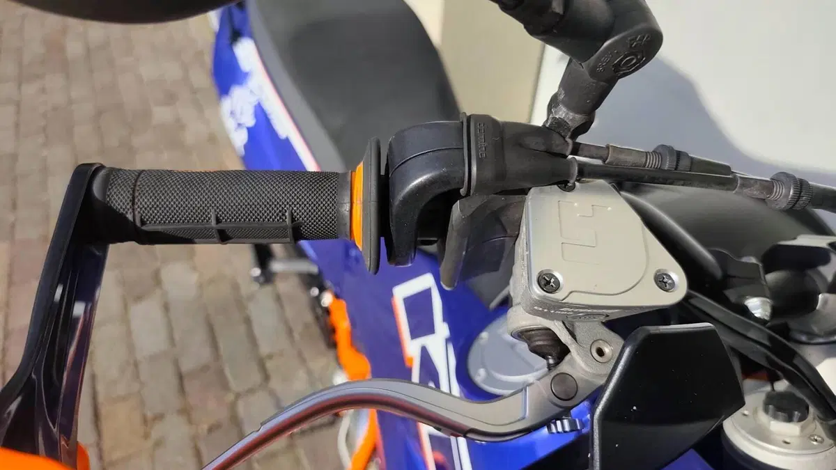 KTM 990 Adventure Dakar ABS (2011)  (18)