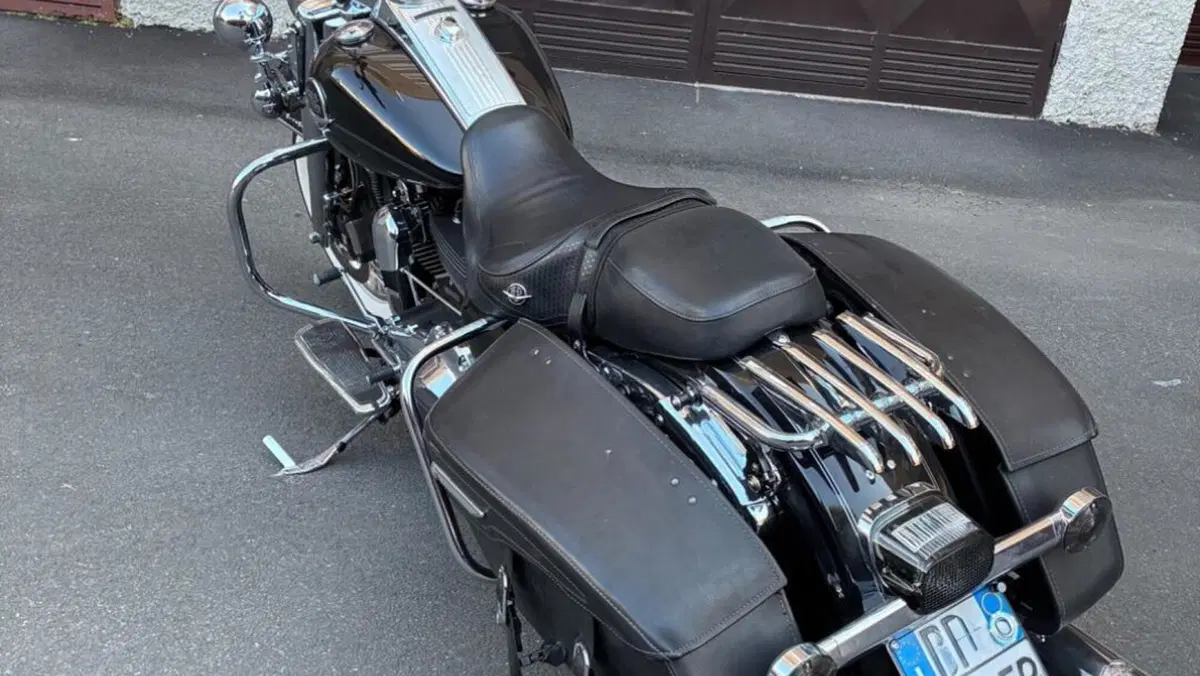 Harley-Davidson 1584 Road King Classic (2007 - 10) - FLHRC  (5)