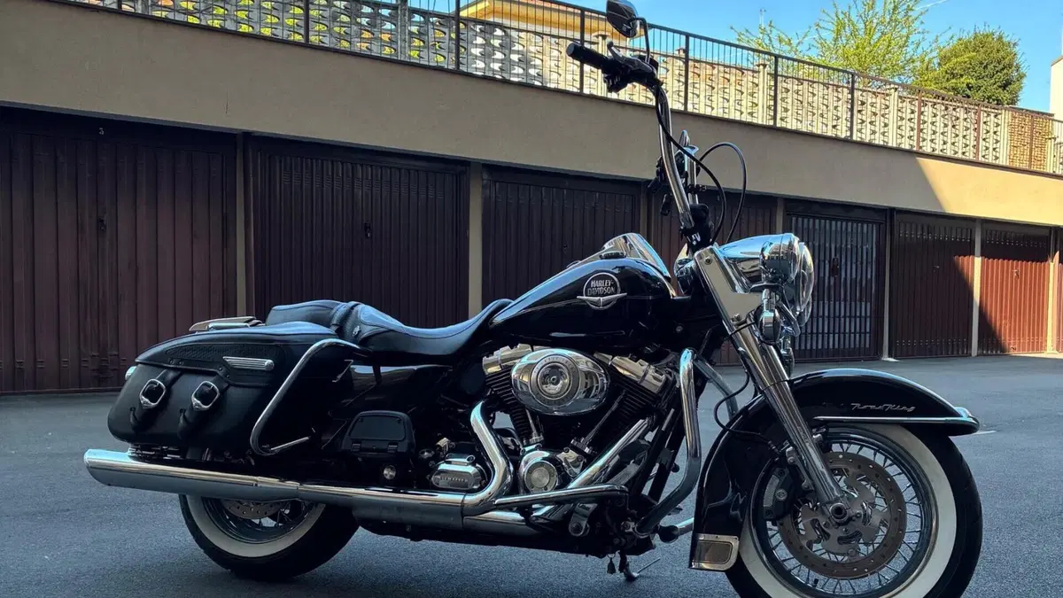 Harley-Davidson 1584 Road King Classic (2007 - 10) - FLHRC  (19)