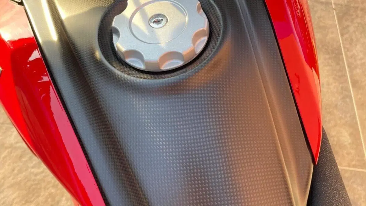 Ducati Hyperstrada 821 (2013 - 15)  (4)