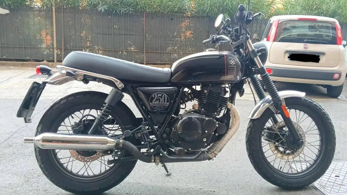 Brixton Motorcycles Cromwell 250 (2021 - 25)  (2)