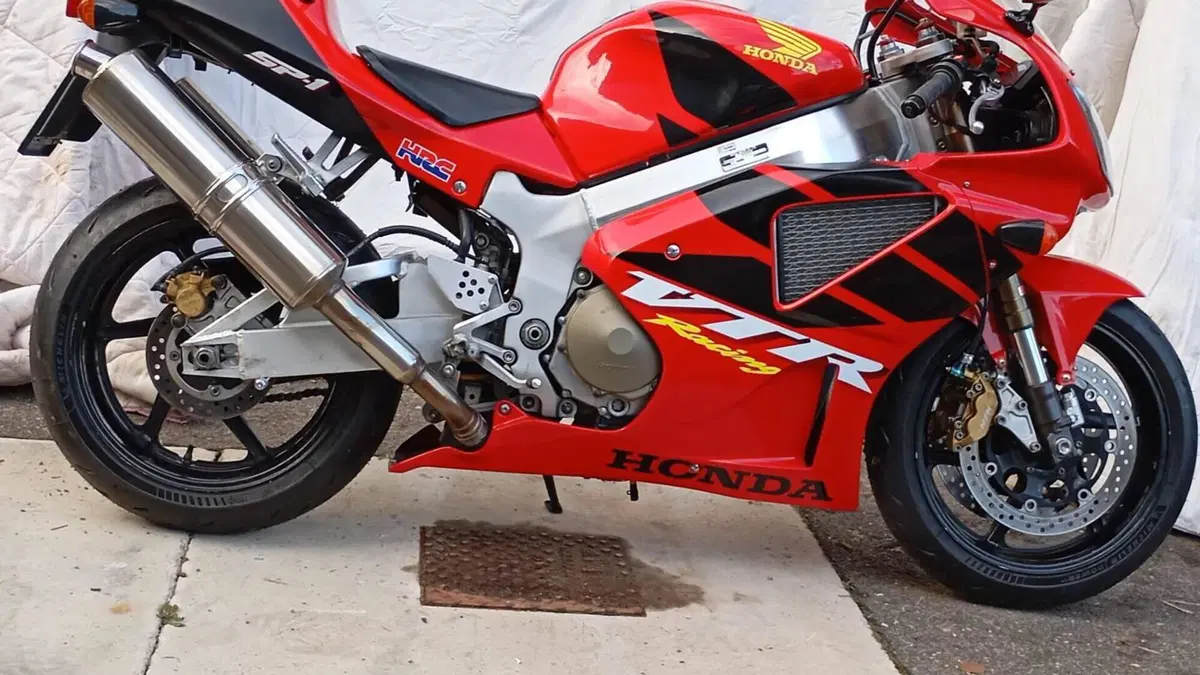 Honda VTR 1000 SP-1 (2000 - 01)  (3)