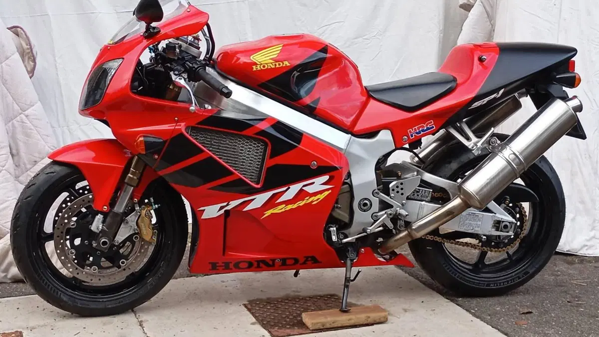 Honda VTR 1000 SP-1 (2000 - 01)  (5)