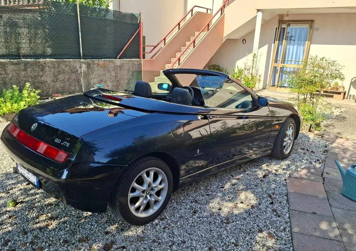 Alfa Romeo Spider 2.0i JTS 16V cat (3)