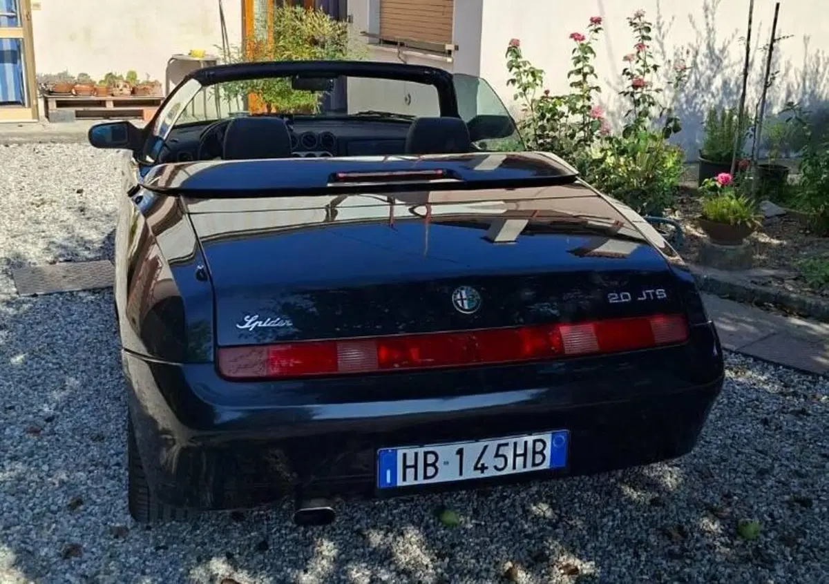 Alfa Romeo Spider 2.0i JTS 16V cat (6)