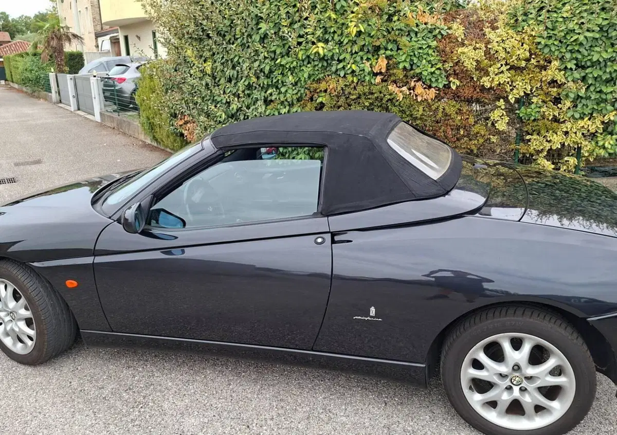 Alfa Romeo Spider 2.0i JTS 16V cat (9)
