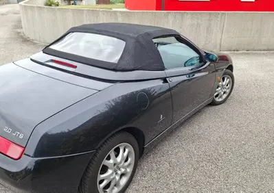 Alfa Romeo Spider 2.0i JTS 16V cat (11)