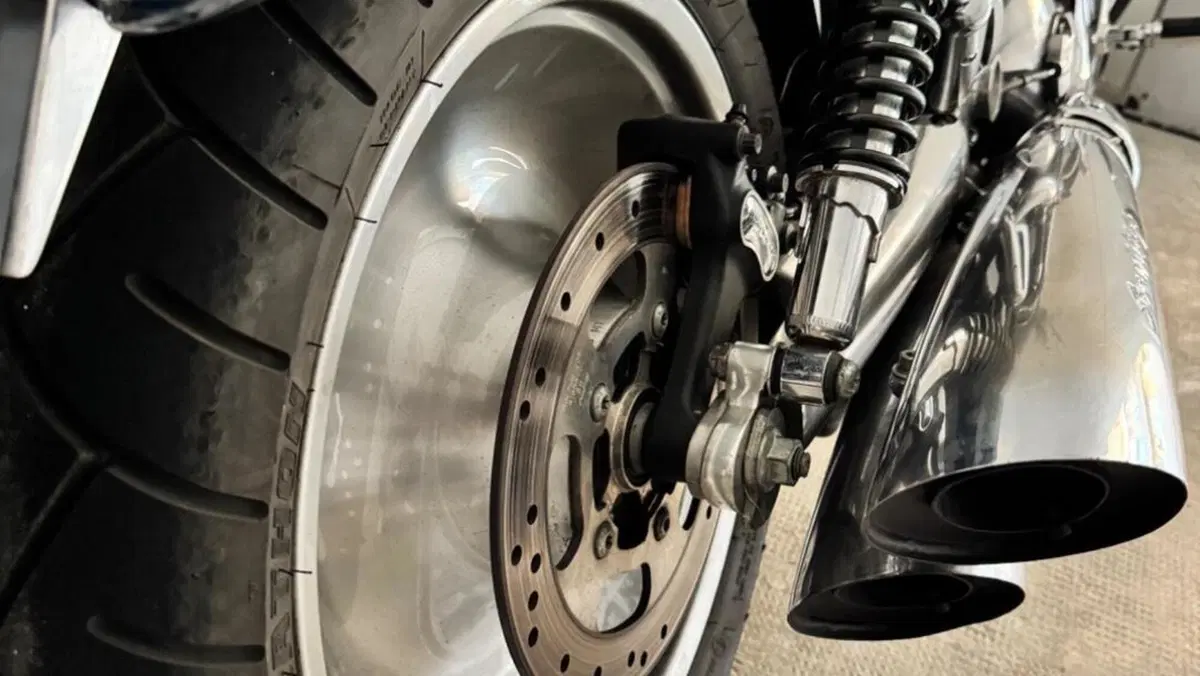 Harley-Davidson 1130 V-ROD (2002 - 05) - VRSCB  (3)