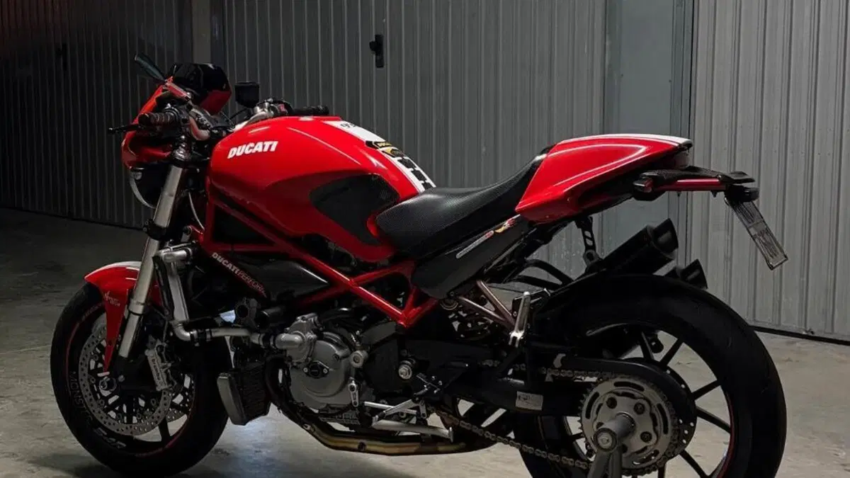 Ducati Monster S4R Testastretta  (5)