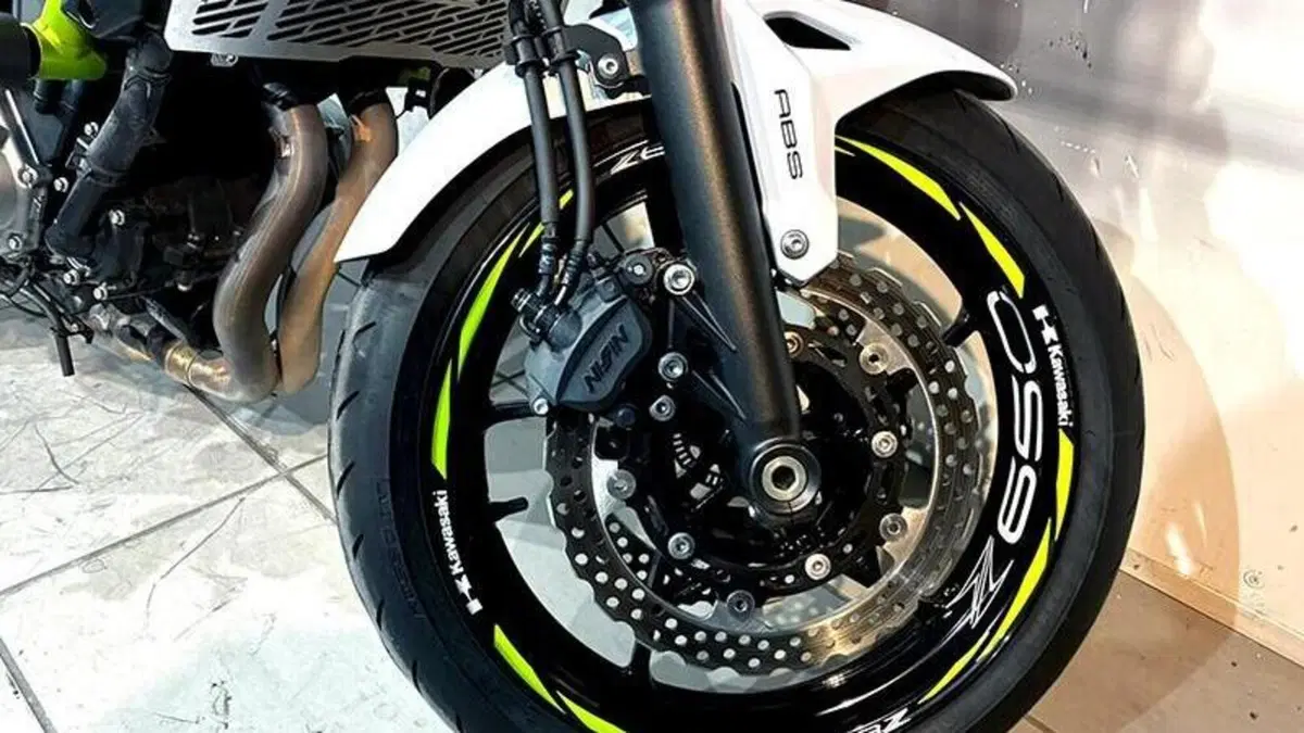 Kawasaki Z 650 (2017 - 19)  (4)