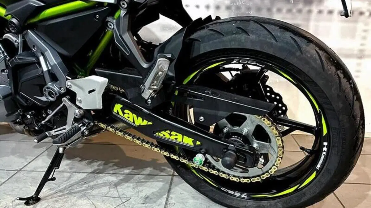 Kawasaki Z 650 (2017 - 19)  (8)