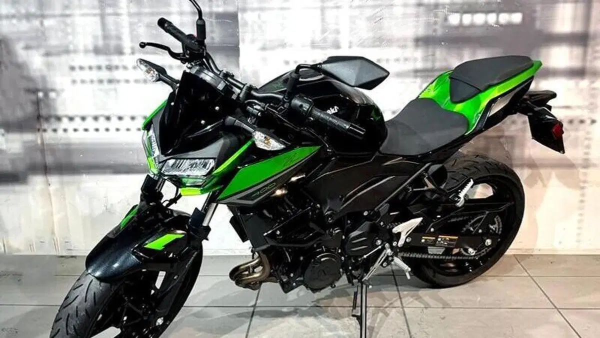 Kawasaki Z 400 (2023)  (2)