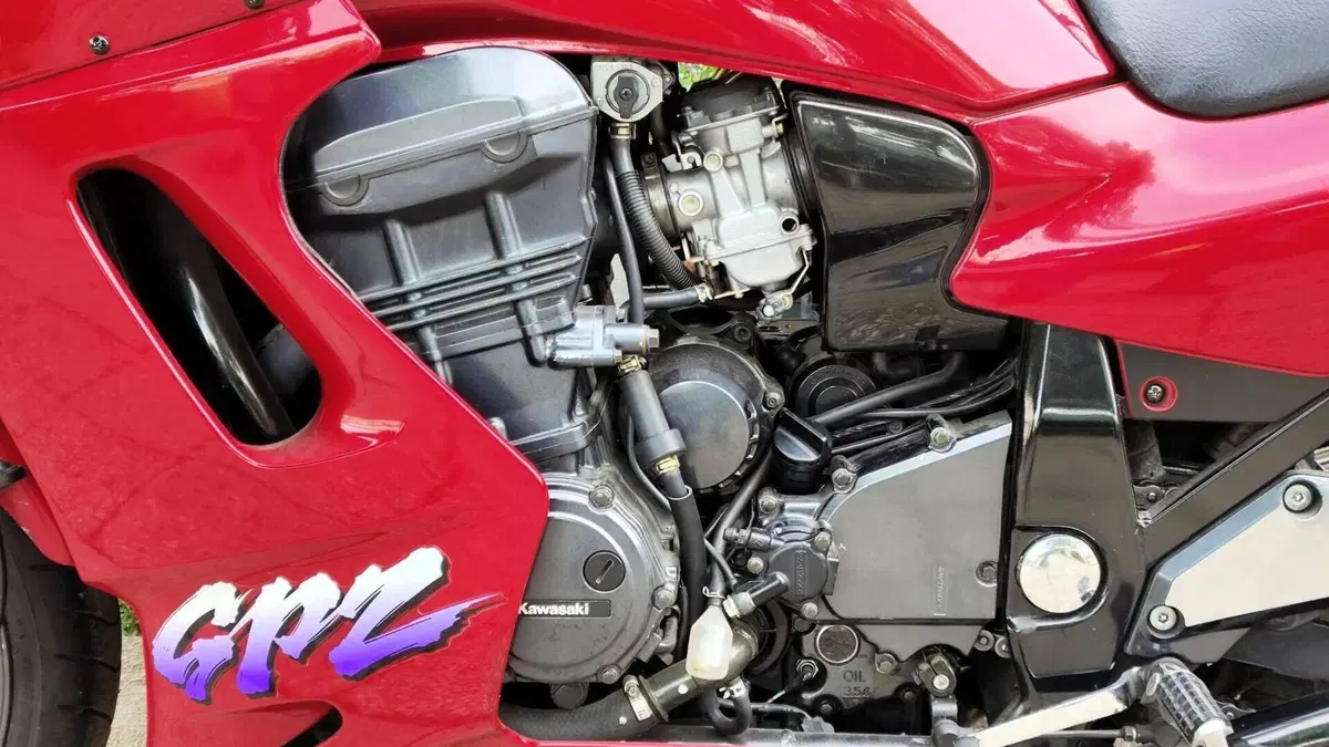 Kawasaki   (9)