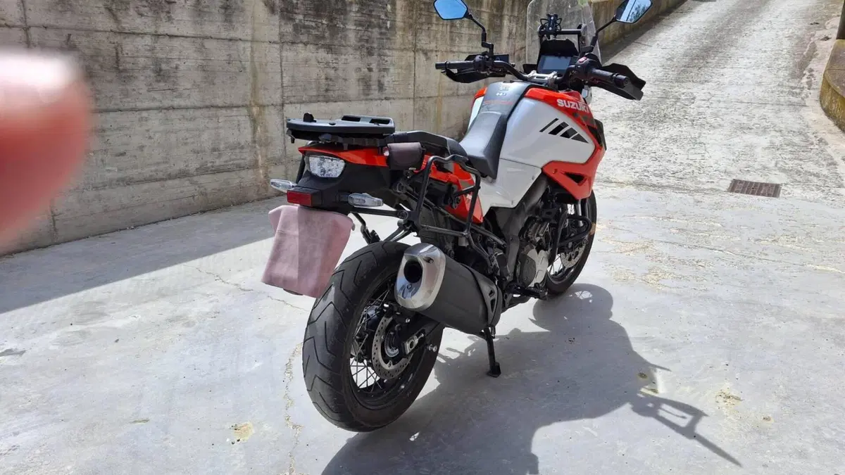 Suzuki V-Strom 1050XT (2020 - 23)  (3)