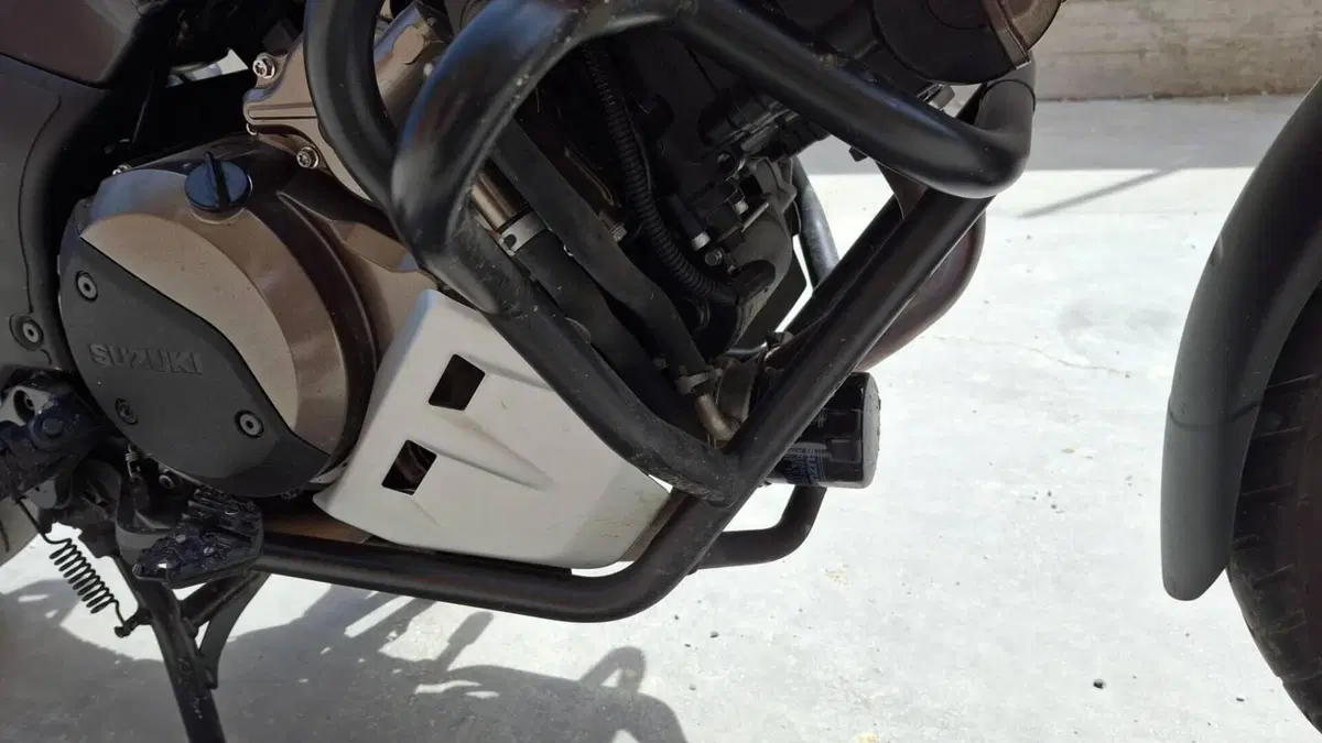 Suzuki V-Strom 1050XT (2020 - 23)  (8)
