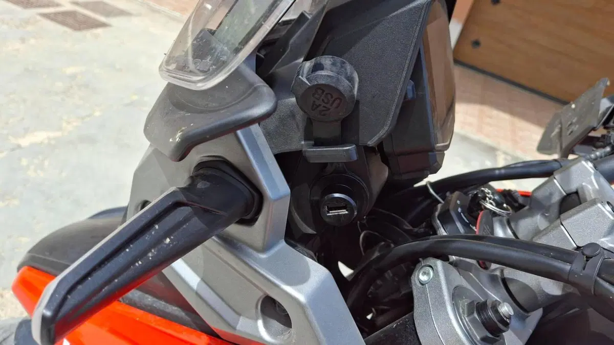 Suzuki V-Strom 1050XT (2020 - 23)  (11)