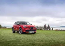 Alfa Romeo meglio di Tinder? Il Biscione si trasforma in Cupido con la Junior Elettrica