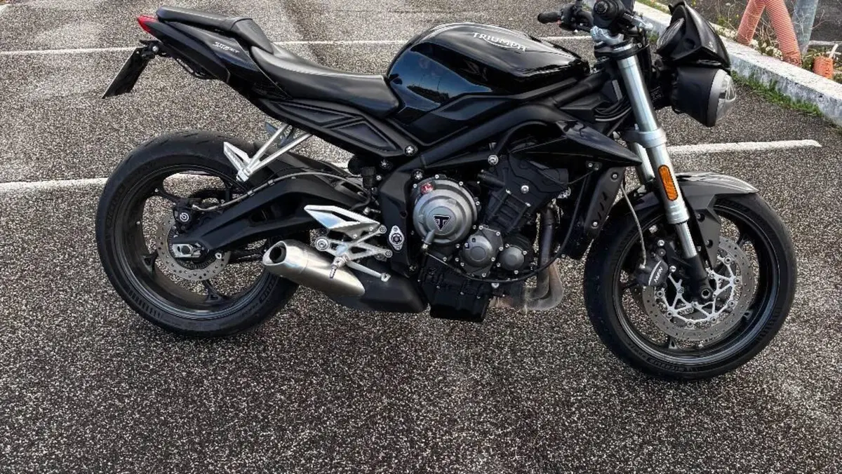 Triumph Street Triple S (2017 - 19)  (2)