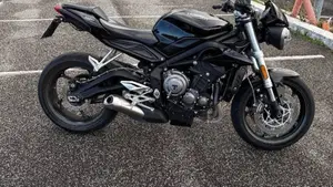 Triumph Street Triple S (2017 - 19)  (2)
