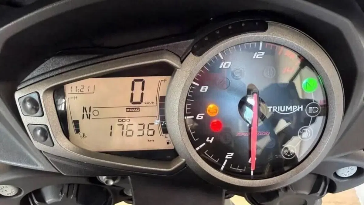 Triumph Street Triple S (2017 - 19)  (3)