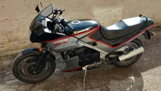 Kawasaki GPZ 500 EN epoca