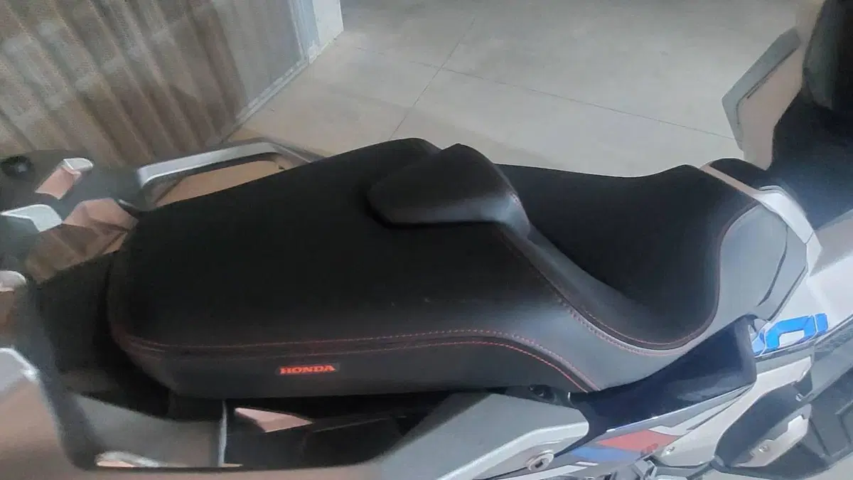 Honda X-ADV 750 Special Edition (2026 - 27)  (4)