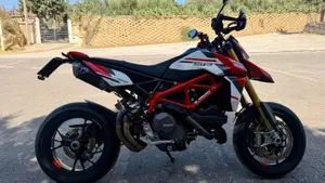 Ducati Hypermotard 950 SP (2022 - 25)  (2)
