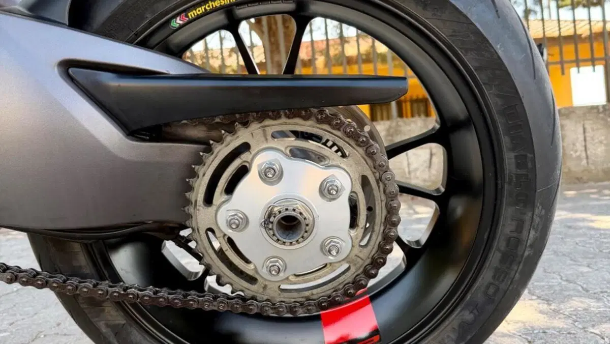 Ducati Hypermotard 950 SP (2022 - 25)  (11)