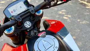 Ducati Hypermotard 950 SP (2022 - 25)  (16)