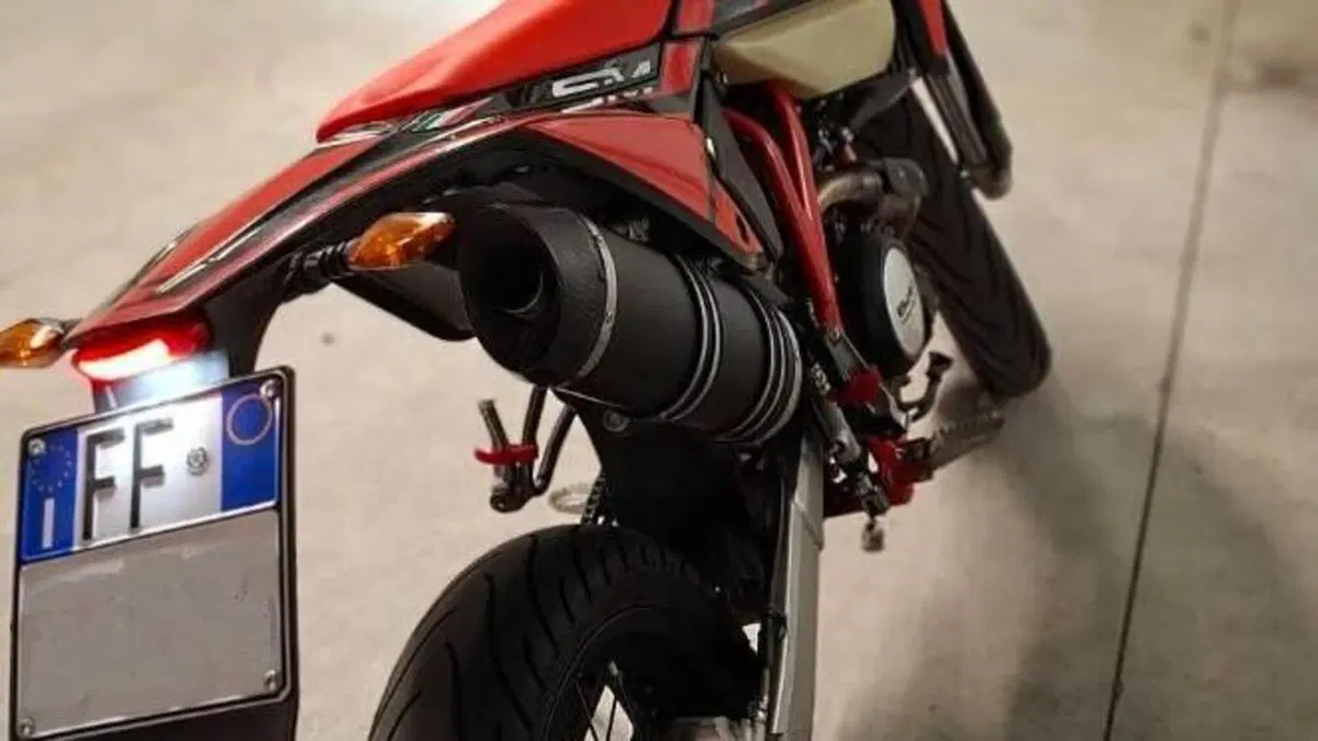 Betamotor RR 125 4T Motard R (2023 - 24)  (9)