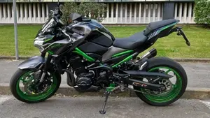 Kawasaki Z 900 (2021 - 24)  (2)