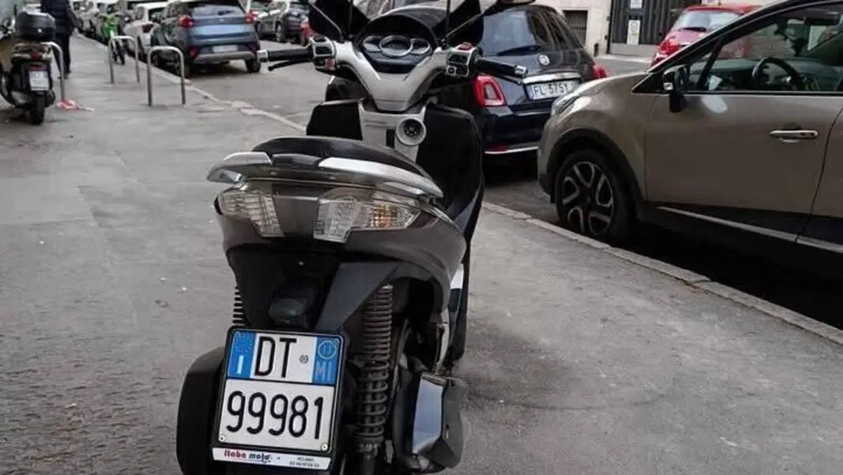 Piaggio Mp3 300 ie Yourban LT (2011 - 16)  (3)