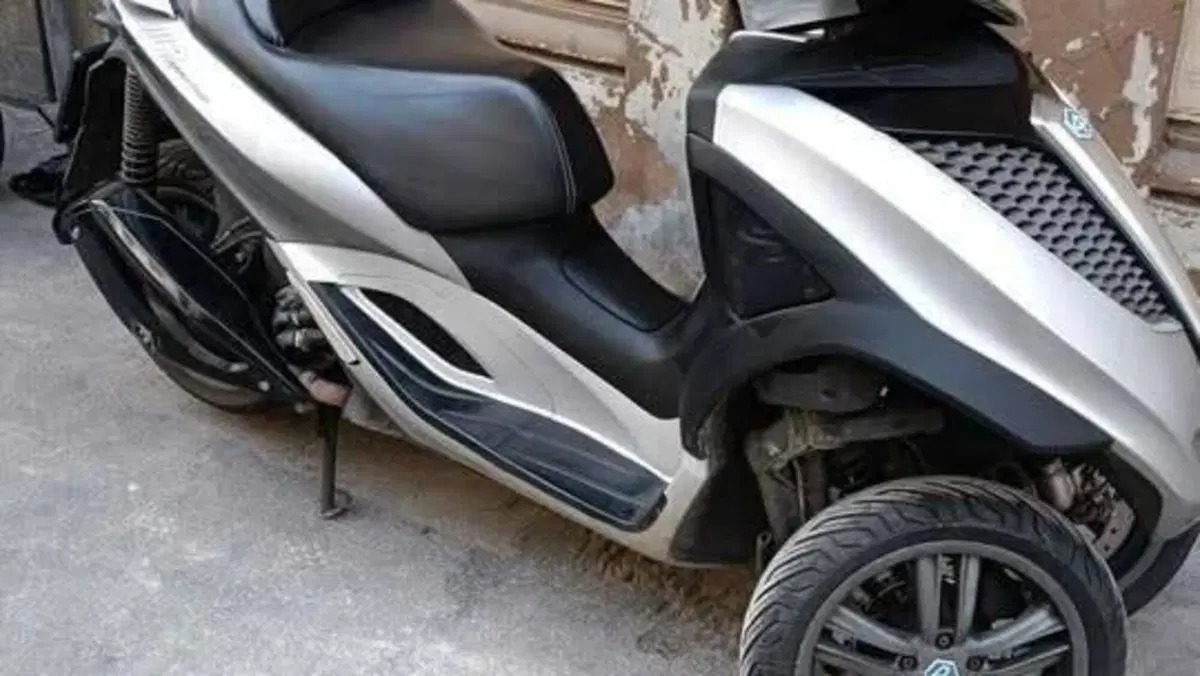 Piaggio Mp3 300 ie Yourban LT (2011 - 16)  (4)