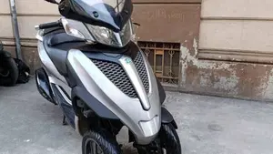 Piaggio Mp3 300 ie Yourban LT (2011 - 16)  (5)