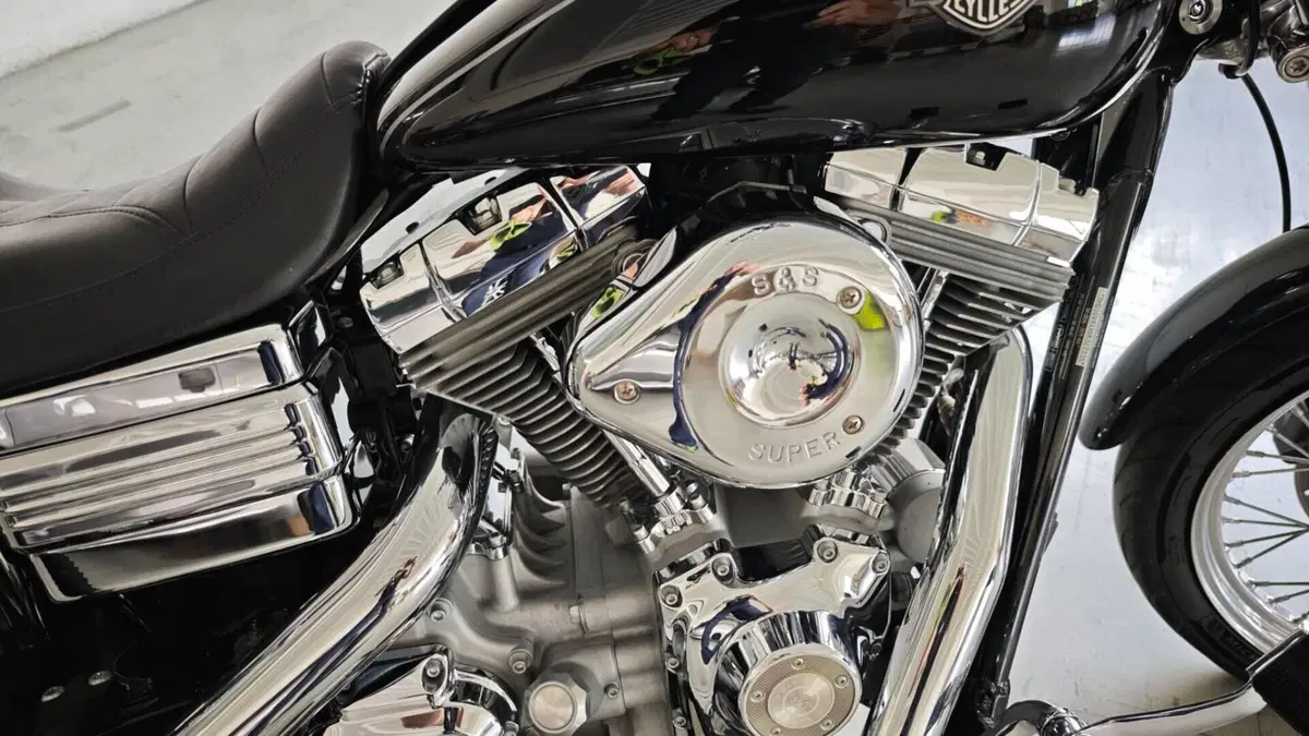 Harley-Davidson 1584 Super Glide Custom (2008 - 13) - FXDC  (6)