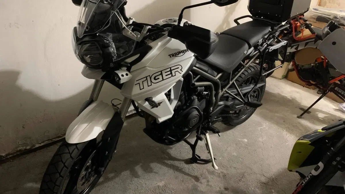 Triumph Tiger 800 XRt (2018 - 20)  (2)