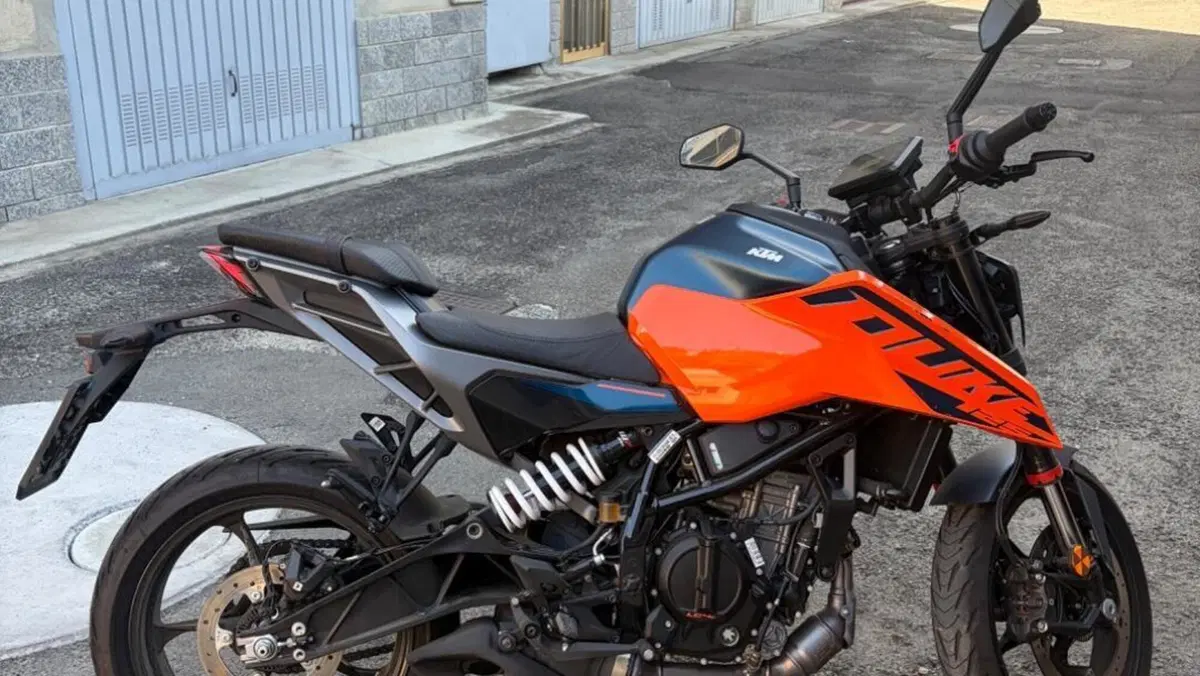 KTM 125 Duke (2021 - 23)  (3)