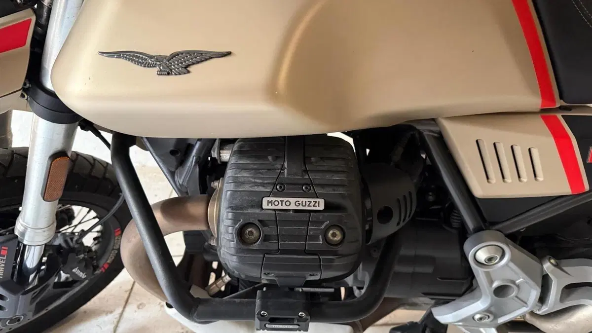 Moto Guzzi V85 TT Travel (2020)  (3)